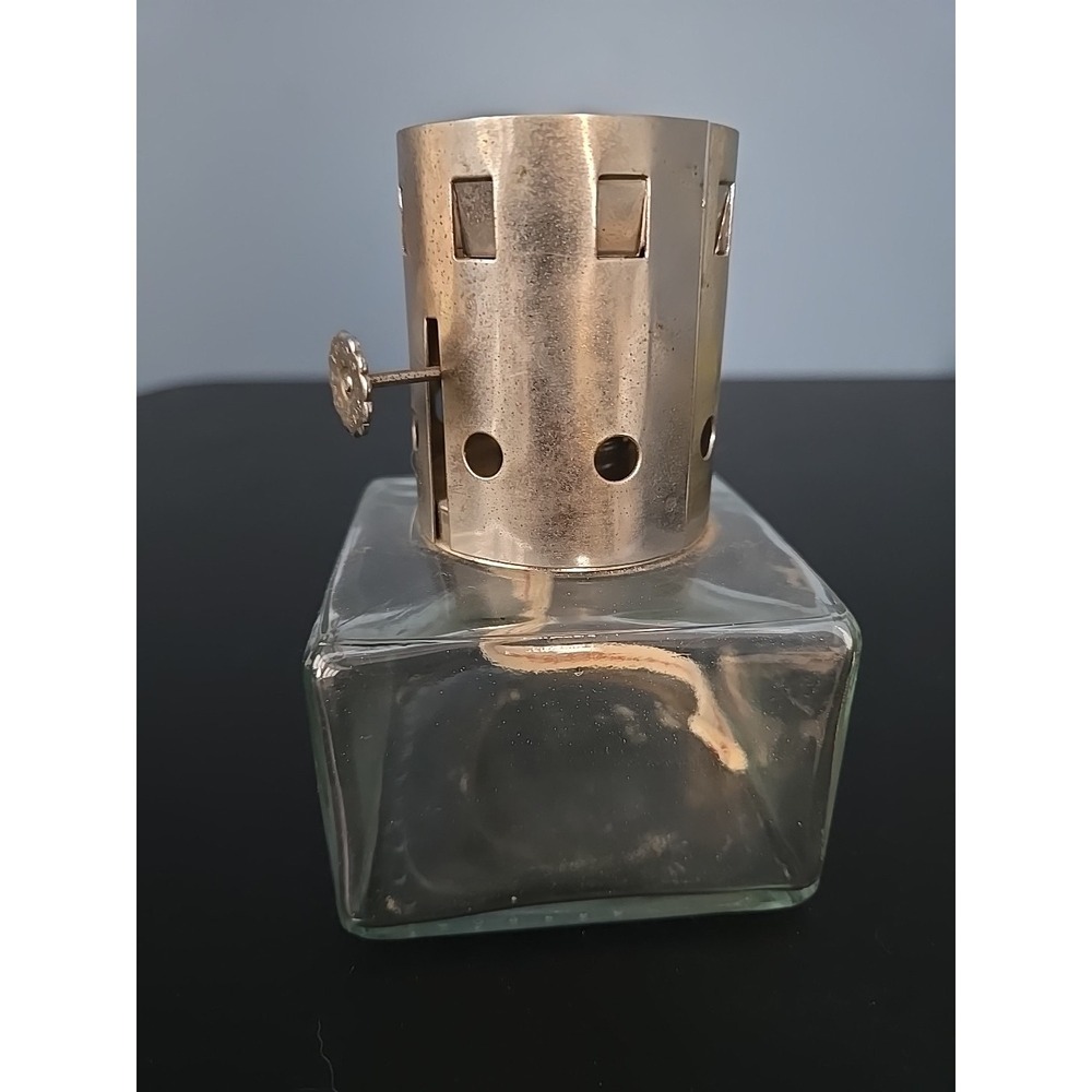 Vintage‎ Antique Lamplight Farms fuel Oil or Kerosene Lamp w/Square Base